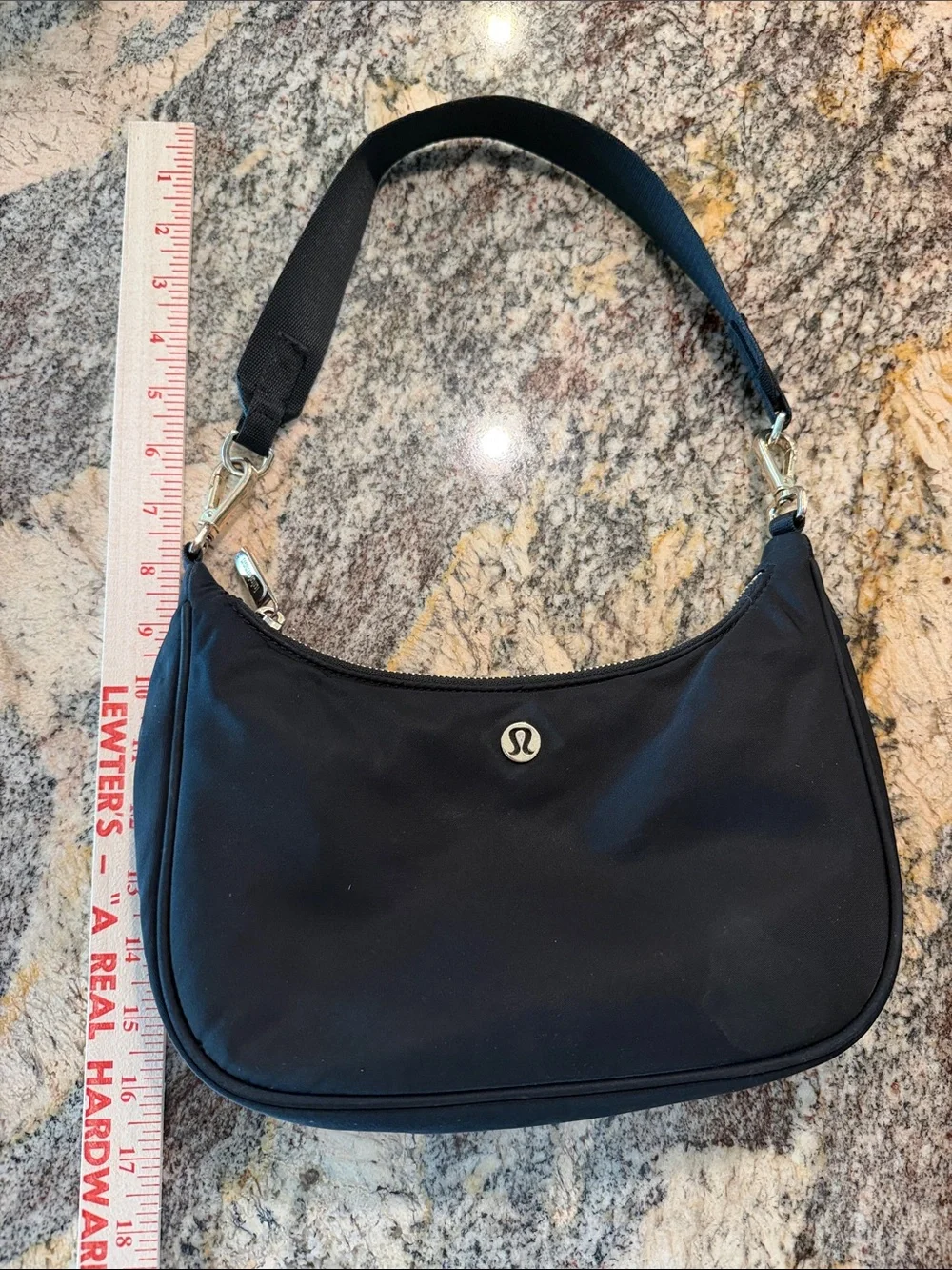 lululemon athletica compact black